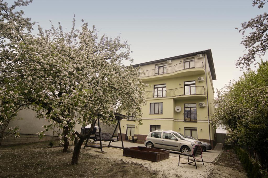 Potocki Apartments Leópolis Exterior foto